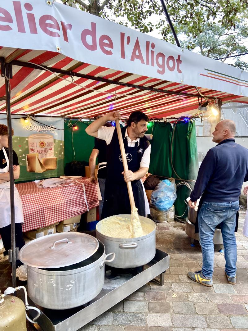 Saucisse Aligot au marché des Pays de l’Aveyron