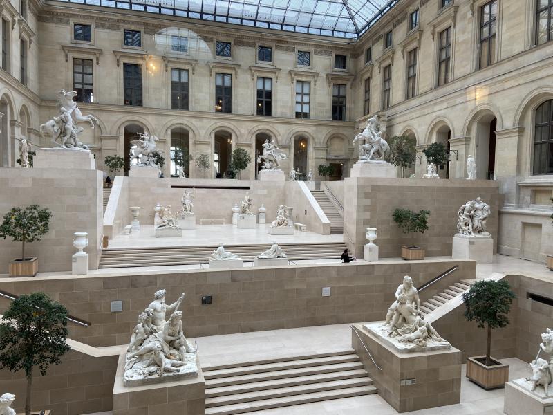 Pyramide du Louvre