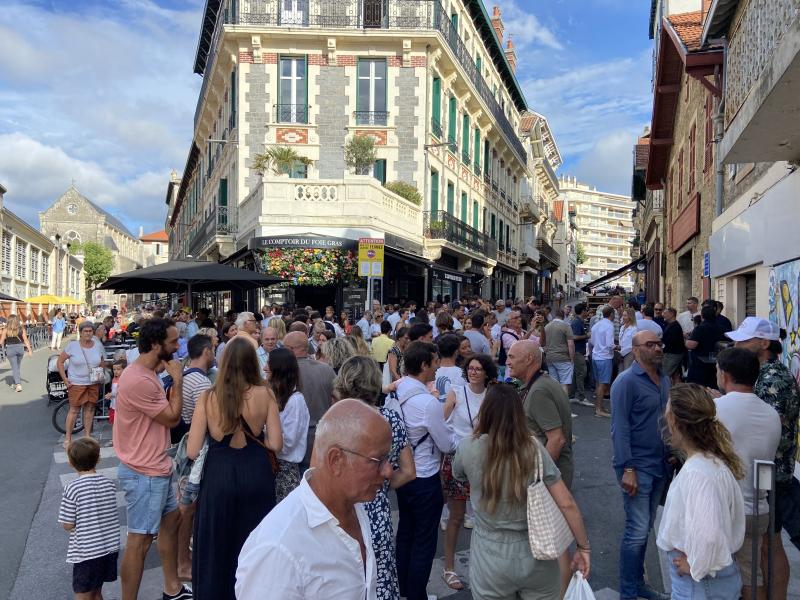 L’apéritif au marché de Biarritz