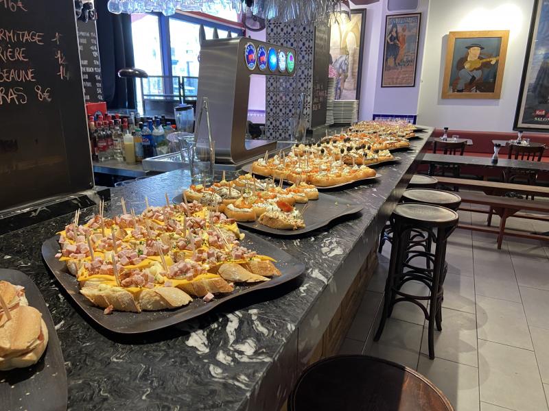 L’apéritif au marché de Biarritz