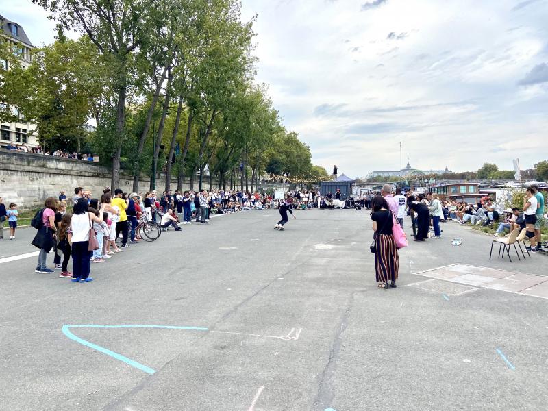 Exhibition de riders sur les quais