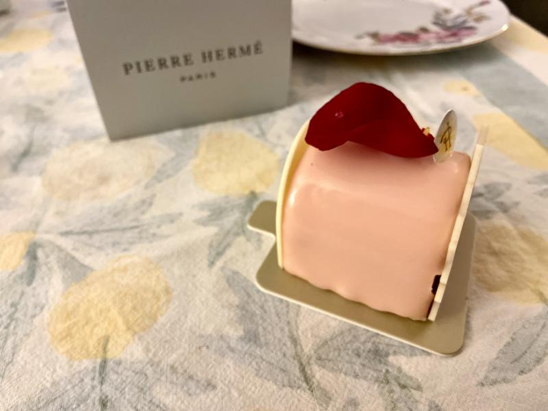 La bûche Ispahan de Pierre Hermé