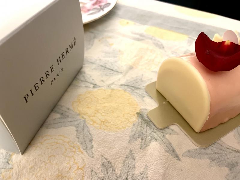 La bûche Ispahan de Pierre Hermé