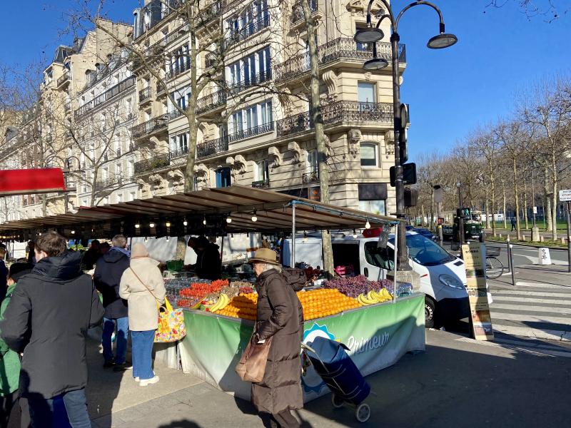 Marché Saxe-Breteuil